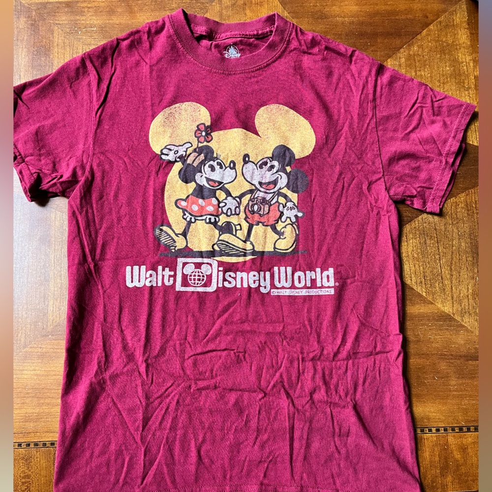 Women’s Walt Disney world Mickey and Minnie shirt